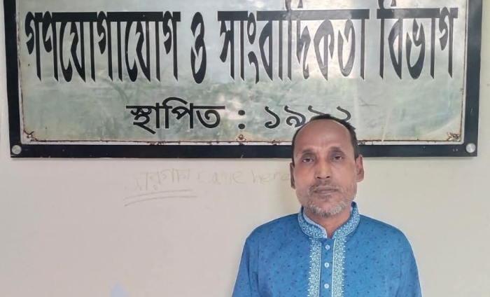 রাকসুতে প্রার্থী হলেন ৫১ বছর বয়সের মুর্শেদ